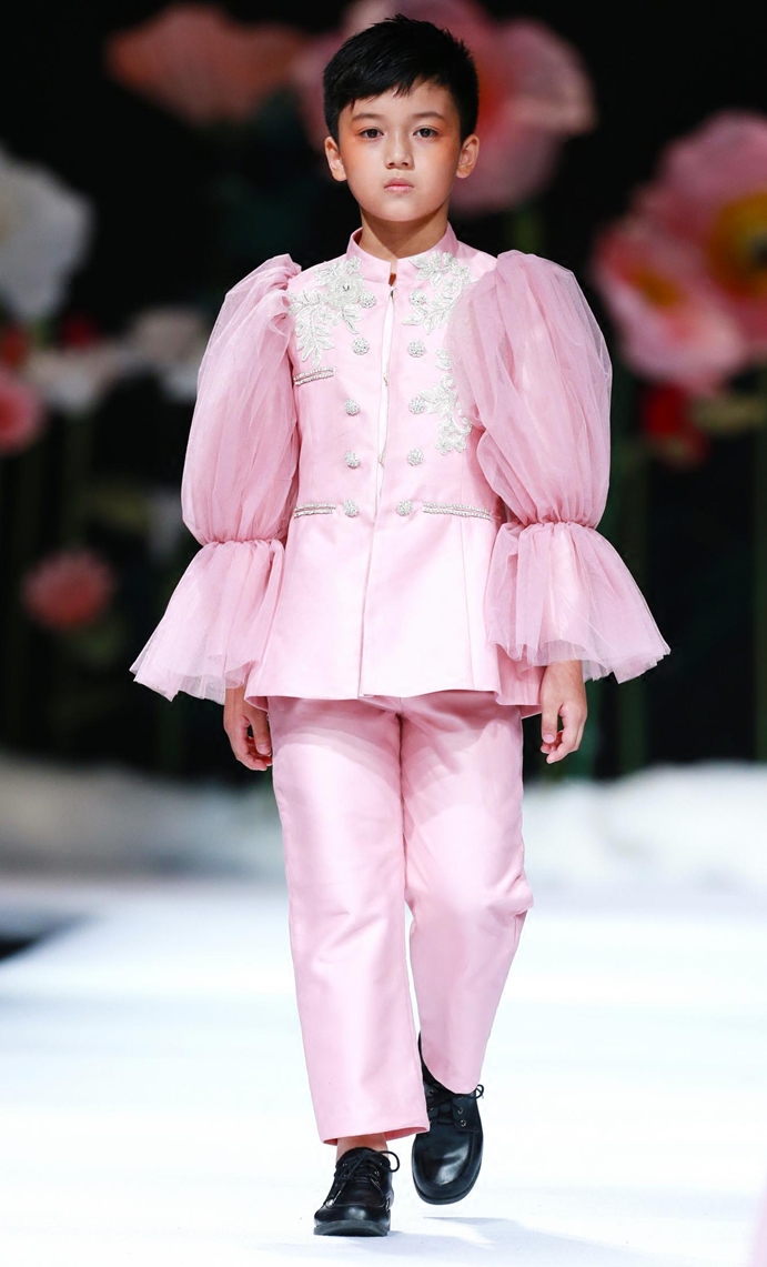 男童模特走秀演出服儿童主持人服装t台走秀装个性儿童