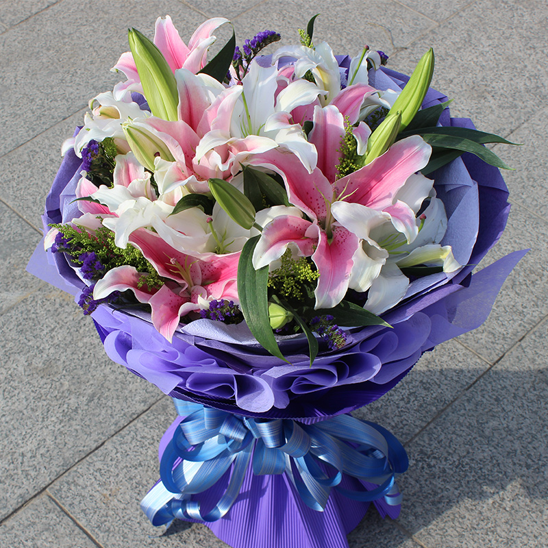 香水百合花束生日鲜花速递北京上海广州深圳杭州南京花店同城送花