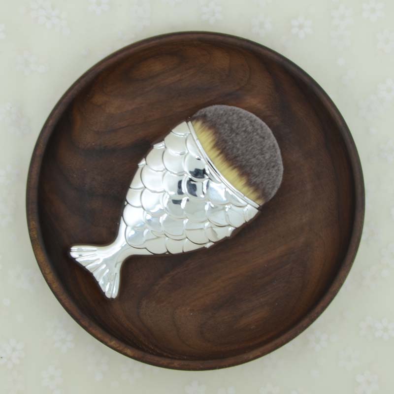 欧美INS达人推荐2017新款美人鱼粉底液刷bb霜