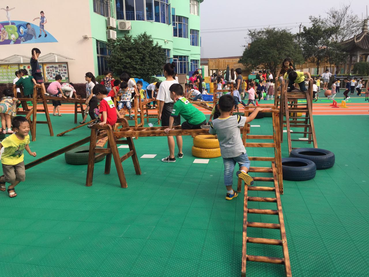 幼儿园户外体能组合/爬梯攀爬架/平衡木/独木桥感统训练器材玩具