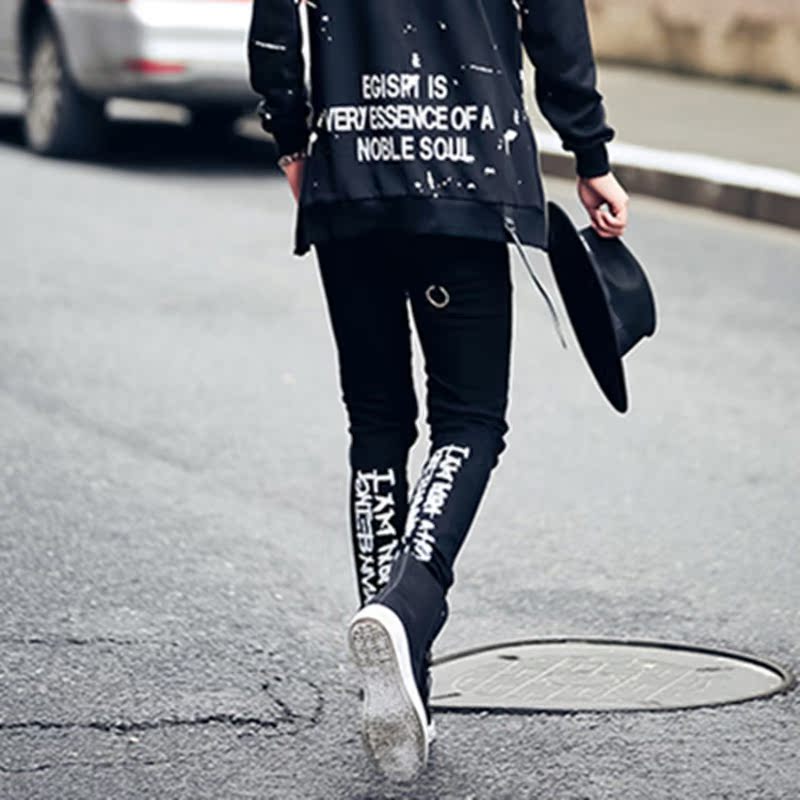 韩版修身小脚牛仔裤男修身型时尚个性后裤脚英文字母印花潮男裤子