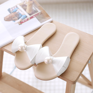 平跟软底蝴蝶结珍珠凉拖