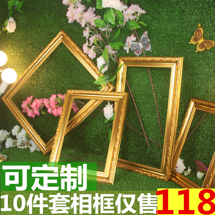 (原标题:14岁少年残忍捅死同学被判17年,检察院抗诉后改判无期) 2013年12月1日清晨6点20分,东营市东营区派出所的接警电话急促地响了起来。电话称,离此不远的警察学院有人持刀伤人。接警后,民警迅速出动,与此同时,120急救车从另一条街呼啸而过,两辆车几乎同时到达事故现场。 这里是学生公寓楼一楼大厅,现场的血腥让人惨不忍睹。地上、墙上、窗户上大片的血迹无声地记录着当时的惨状。 时间就是生命,120急救人员迅速对伤者进行抢救,民警在学校食堂见到了被师生控制的凶手。这是从扈强身上搜出