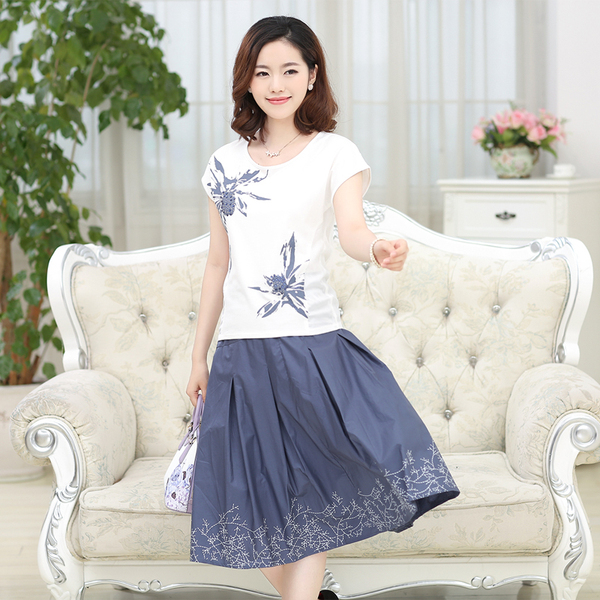 中年女士夏装新款女装刺绣t恤+棉半身裙年轻女