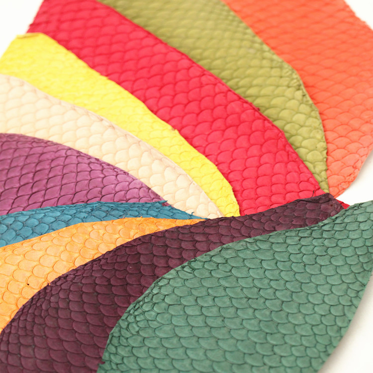 鱼皮 5色可选 镶嵌小包料 4元1片起售 鲤鱼皮_