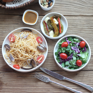 纯白陶瓷披萨盘家用圆盘