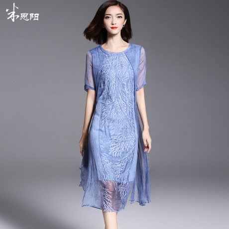 米思阳朝圣蓝色真丝连衣裙夏季新款宽松短袖圆领刺绣连衣裙女商品大图