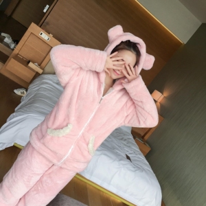 超厚珊瑚绒卡通家居服