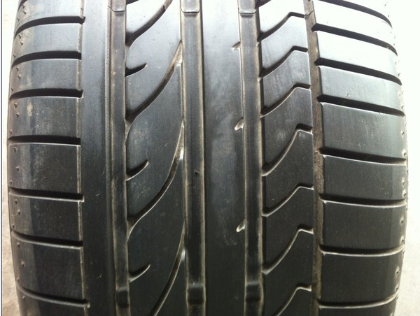 热销二手汽车 二手 RE050A花纹 18寸汽车轮胎