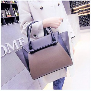 大容量撞色单肩斜跨包