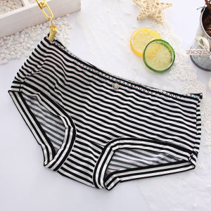 日系可爱少女低腰三角裤