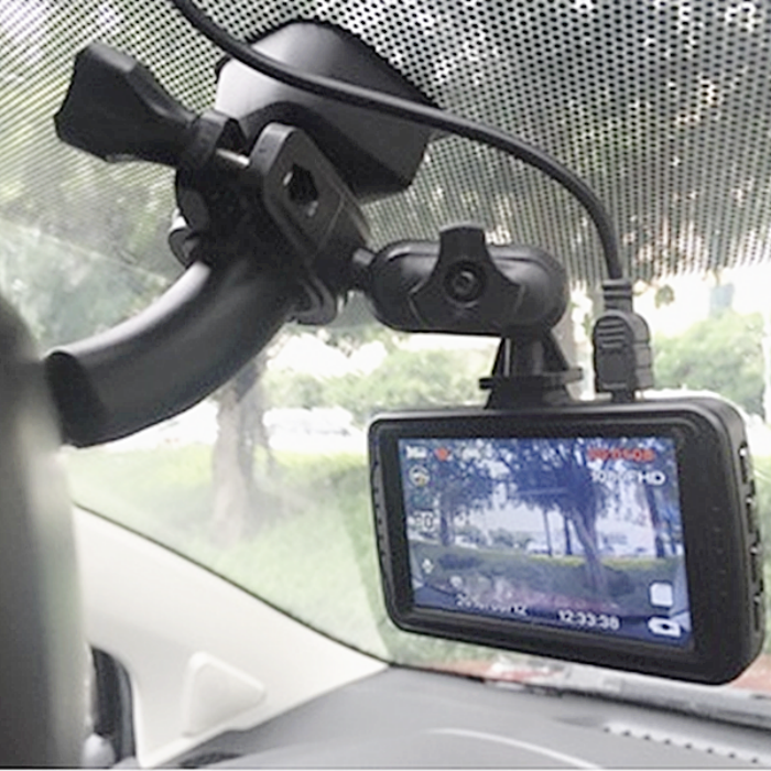 双镜头行车记录仪，让车主事故后有证可寻