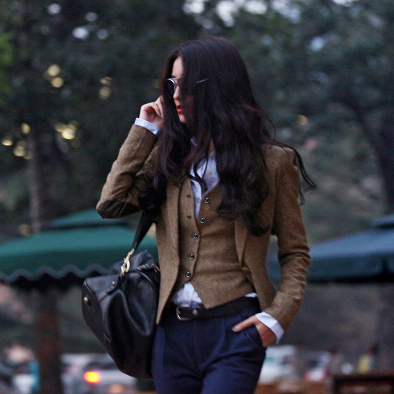 <em>呢子短款</em>薄<em>马夹</em>外套修身<em>背心马甲</em>复古无袖秋冬