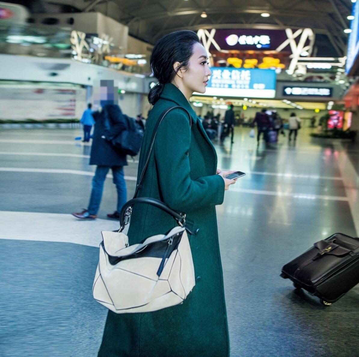 米兰时装周欧洲站王鸥明星同款墨绿色羊绒大衣外套
