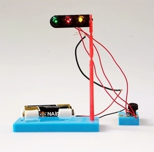 小学生儿童幼儿园益智科学实验玩具小制作小发明diy材料(红绿灯)