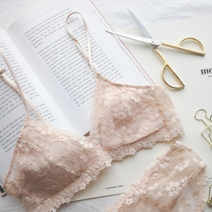 可插片蕾丝薄款文胸套装
