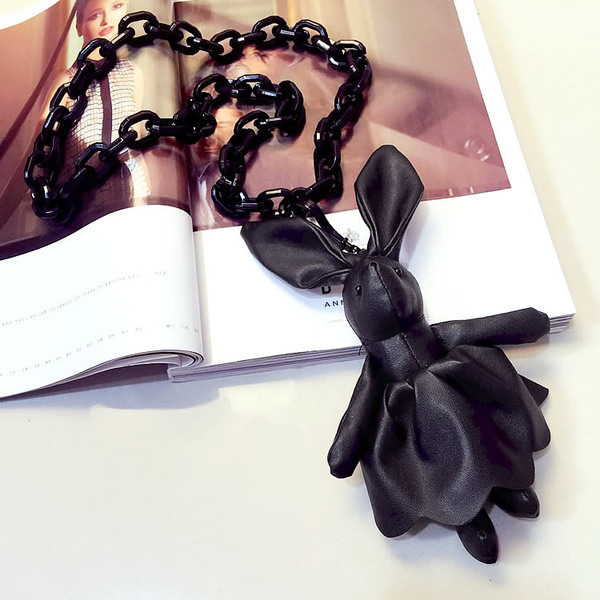 热销吊坠 新品 <em>韩国</em>皮质兔子<em>项链长款</em> <em>毛衣链</em>衣