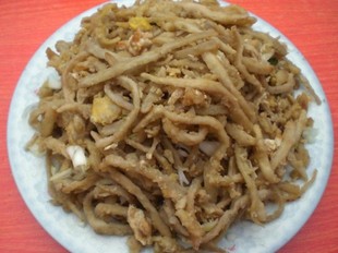新鲜牛蒡根蒸牛蒡丝