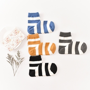 日系全棉条纹中筒袜