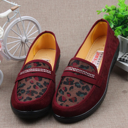 春秋休闲妈妈鞋防滑软底女鞋真皮鞋牛筋底平底