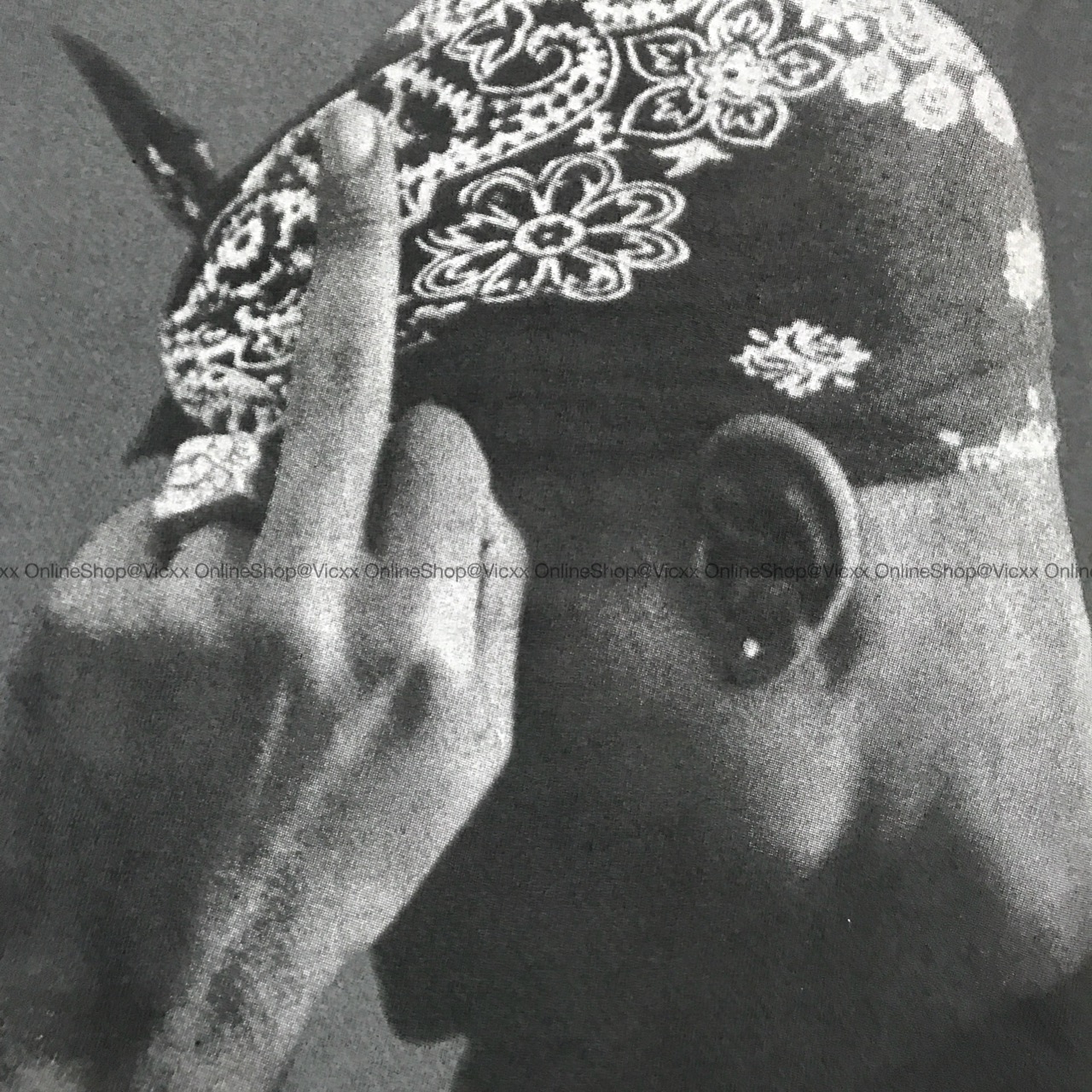 vicxx现货vlone联名2pac popup纽约限定人像竖中指联名短袖tee