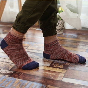 青年纯棉保暖中筒袜