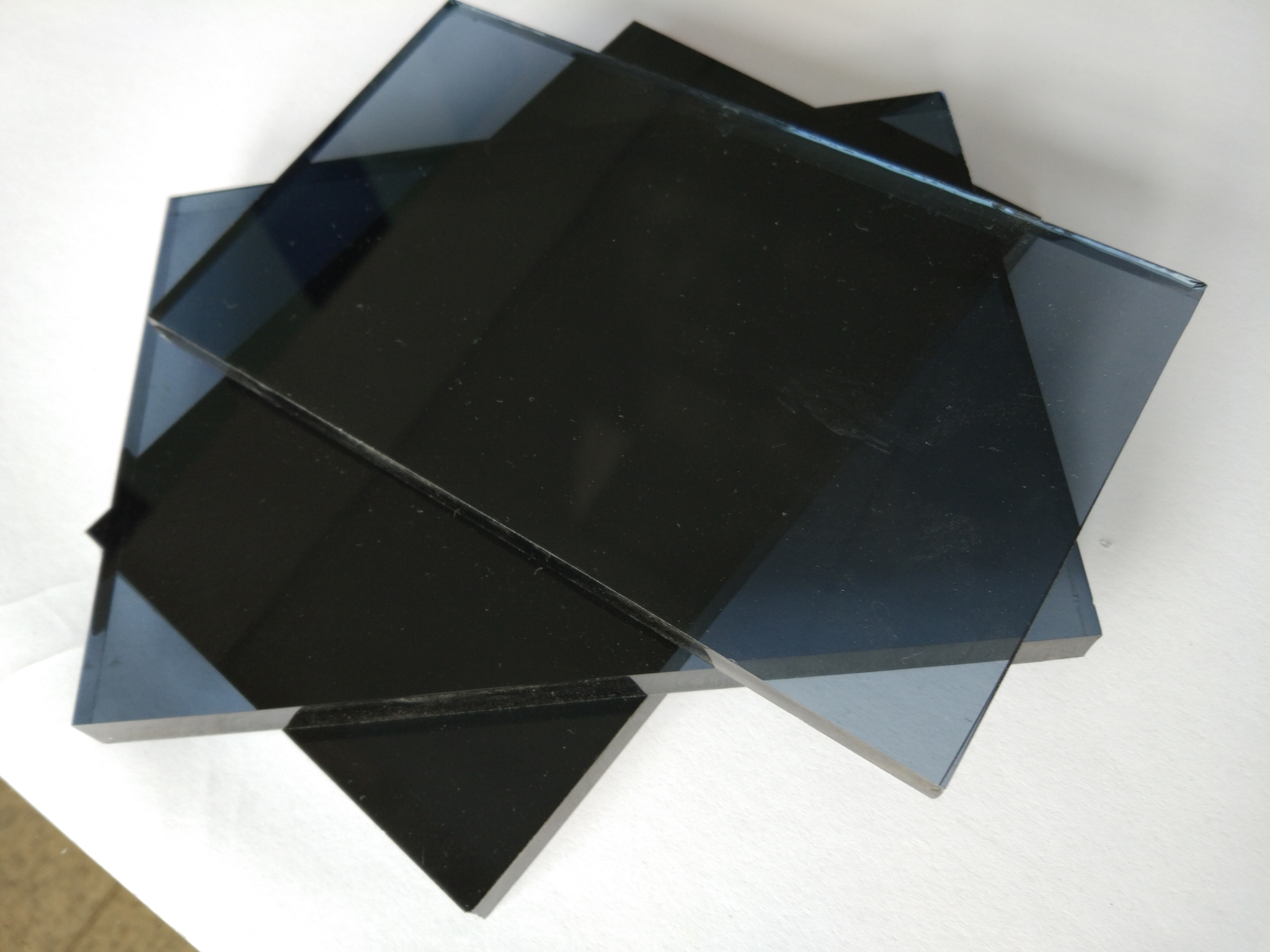 新品订制做灰色黑色蓝色绿色透明钢化玻璃桌面隔断层板更环保美观