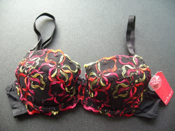 NT'LMILAN外贸原单黑色刺绣可拆卸肩带<em>文胸7</em>