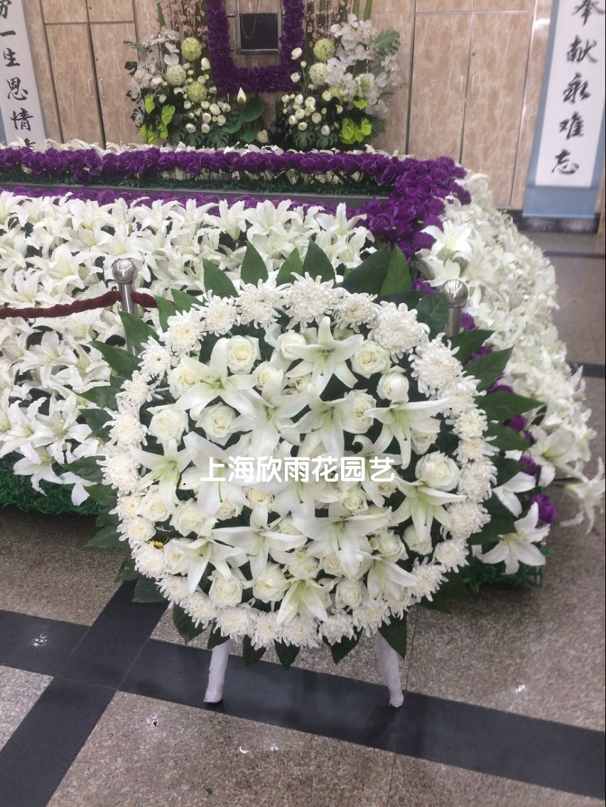 小花圈 丧事花圈 白色花圈悼念 葬礼鲜花花圈 浦东殡仪馆鲜花速递