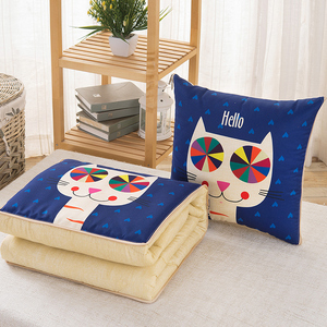 抱枕+薄被两用卡通靠垫