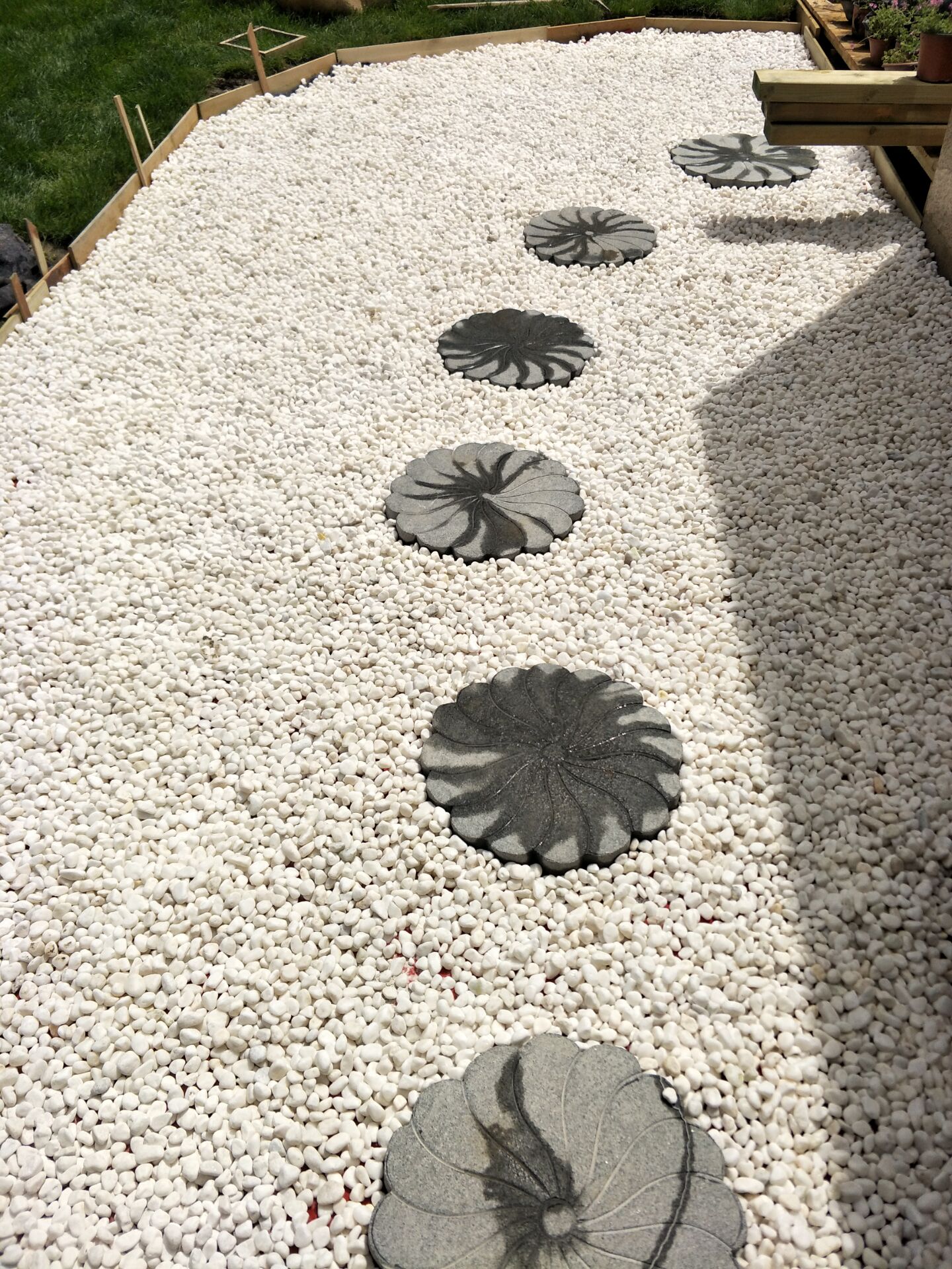 品名:鱼池真石头假山建造英石千层石龟纹石黄蜡石莲花石鹅卵石-英石