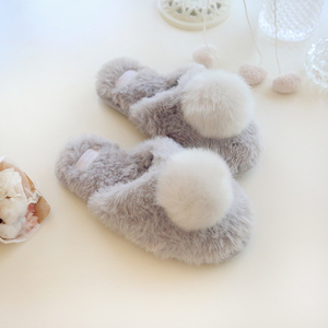 兔绒球柔软保暖拖鞋