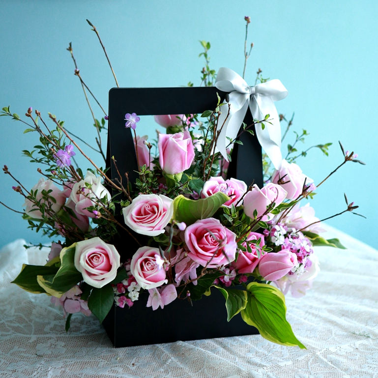 上海鲜花速递 艳粉玫瑰99朵玫瑰 市区花店送花