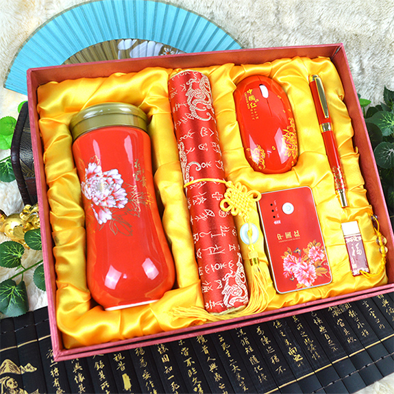 车载充电器 小米三星苹果手机充电器双USB汽