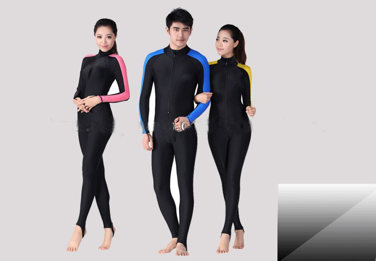 潜水员穿潜水服评测 潜水服里面穿什么图片_惠