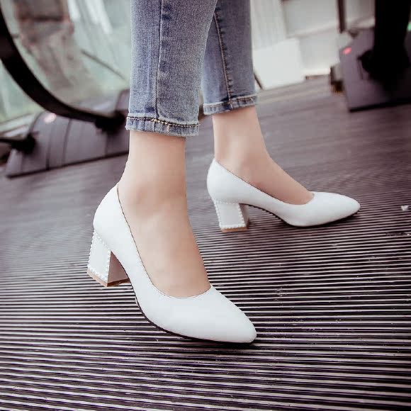 白色皮鞋通勤上班鞋女OL女鞋职业女士单鞋中跟粗跟白领尖头工作鞋