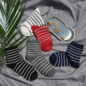 情侣条纹中筒袜