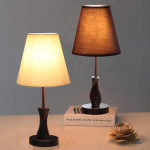 简约可调节暖光台灯