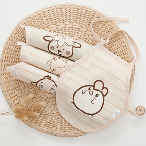 夏季婴儿肚兜0-3个月