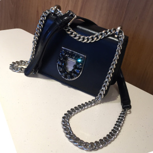 春款链条镶钻真皮小方包