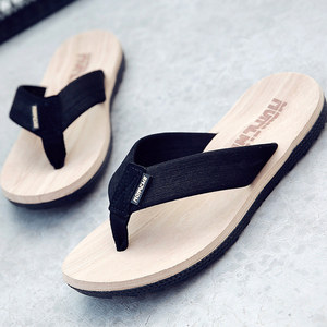 青年沙滩人字拖