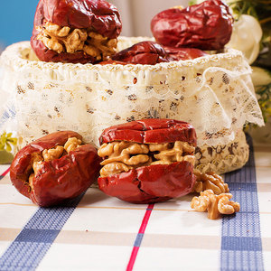 新疆红枣夹核桃218g