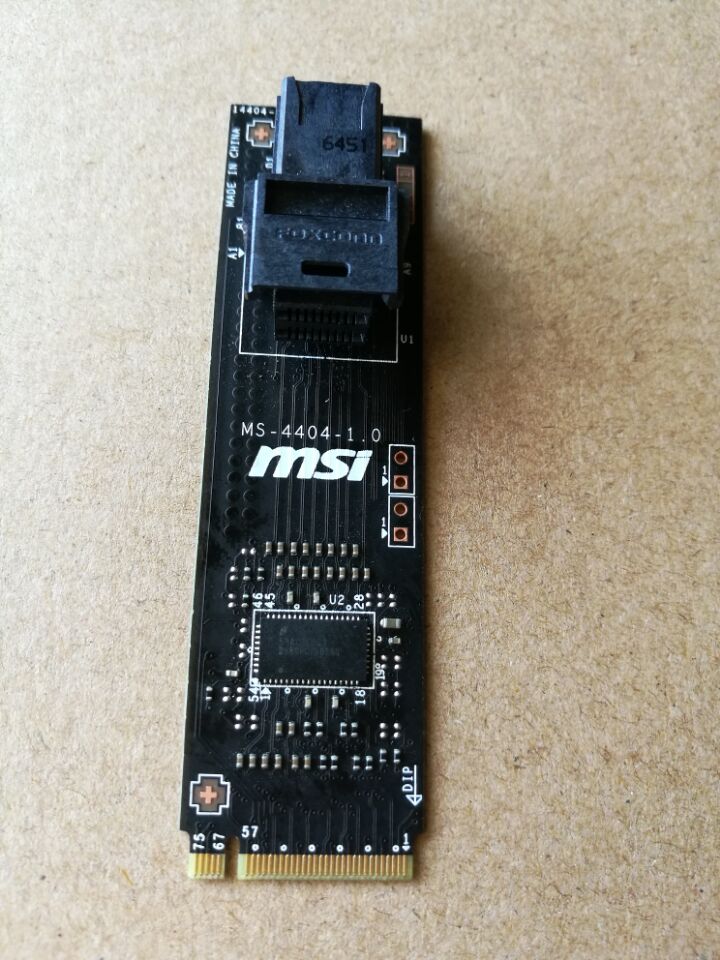 微星主板原配m.2插槽转u.2端口适配卡ms-4404实物图 ds80pci402sq