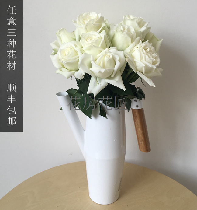 坦尼克 白玫瑰 云南昆明斗南鲜花 1扎/18枝 单件ems包邮