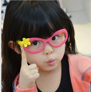 可爱幼儿园眼镜小女孩没镜片眼镜宝宝小眼睛女童眼镜框潮2,3,4岁