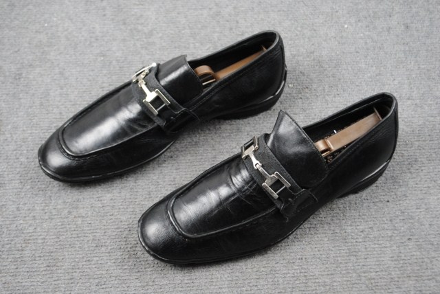 全新裸鞋 意大利顶级奢侈品牌细跟露趾漆皮凉