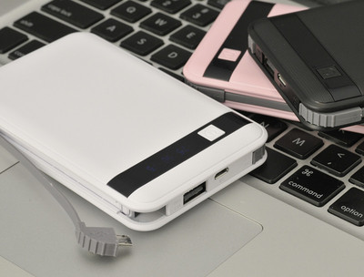 手机充电宝用什么充电_充电宝为什么给手机充电很慢_手机充电宝保养