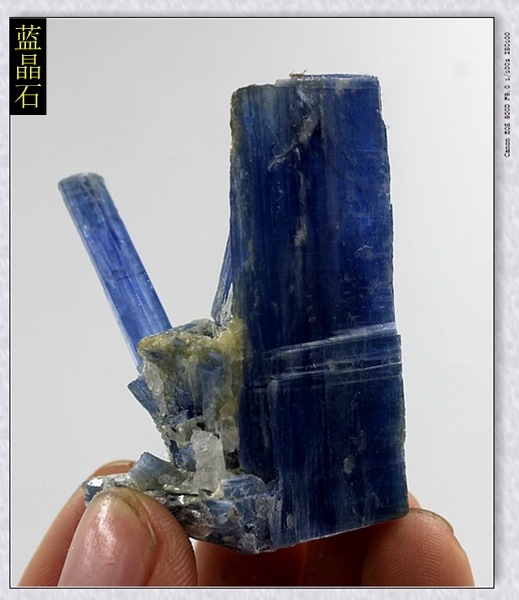 热销矿物晶体 天然蓝晶石原石标本_易购客 蓝绒晶008 矿物晶体奇石宝玉石原石标本_易购街