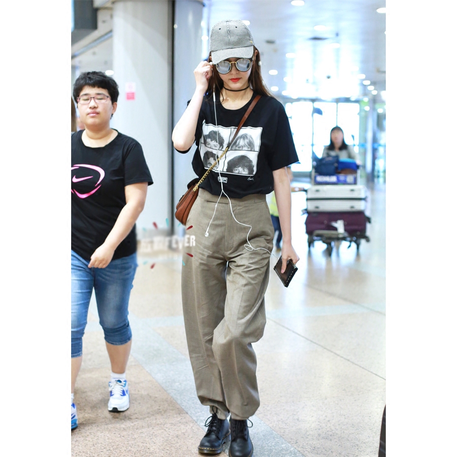 明星唐嫣机场同款黑色印花人头像宽松短袖t恤高腰阔腿
