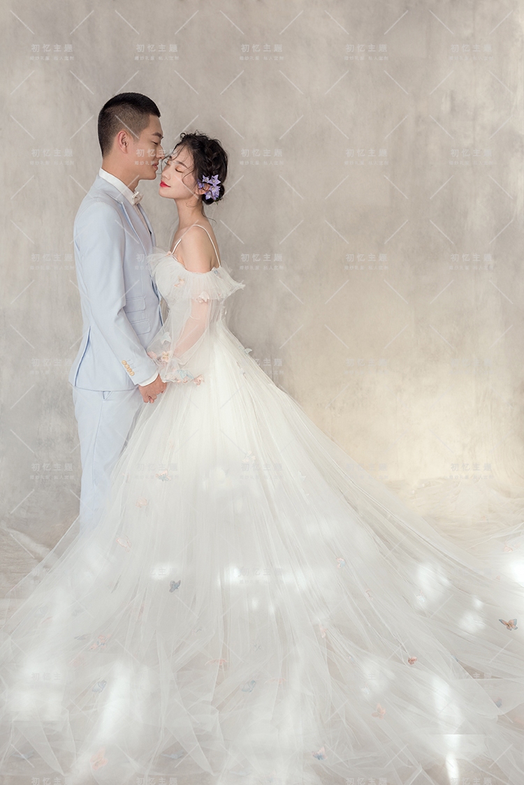 2017展会新款主题婚纱影楼结婚照情侣写真白色仙女吊带花朵礼服女